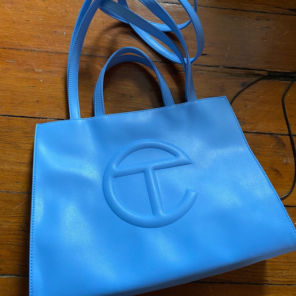Large cerulean telfar
